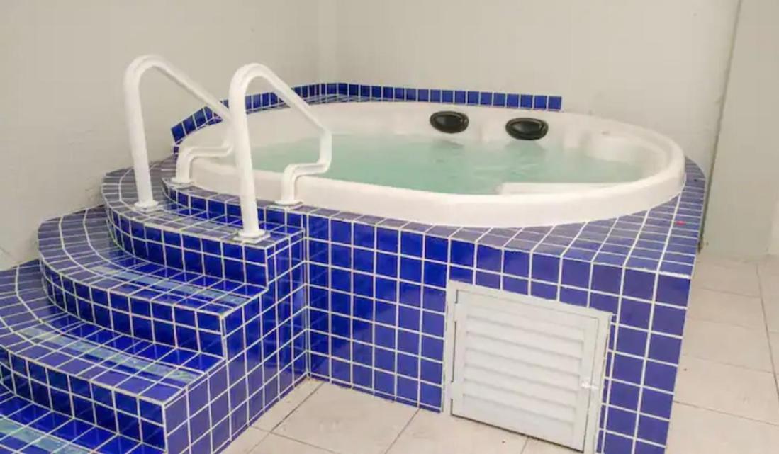 Apartamento Maravilhoso, Completo,1 Quarto Com Cama Queen E Sofa Retratil, Bi Cama Embutida, Colchao Extra, Vista Pro Mar, Dormem 5, Pe Na Areia, Jacuzzi, Piscina Wifi,Self Checkin, Automatizado Apartment Florianopolis Bagian luar foto