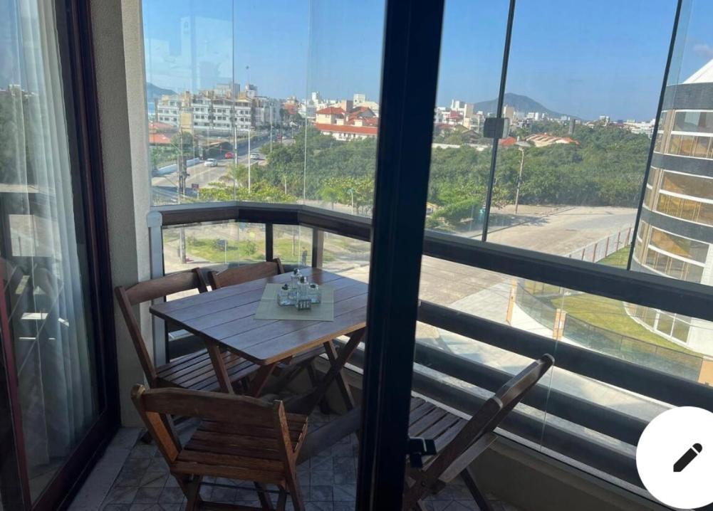 Apartamento Maravilhoso, Completo,1 Quarto Com Cama Queen E Sofa Retratil, Bi Cama Embutida, Colchao Extra, Vista Pro Mar, Dormem 5, Pe Na Areia, Jacuzzi, Piscina Wifi,Self Checkin, Automatizado Apartment Florianopolis Bagian luar foto